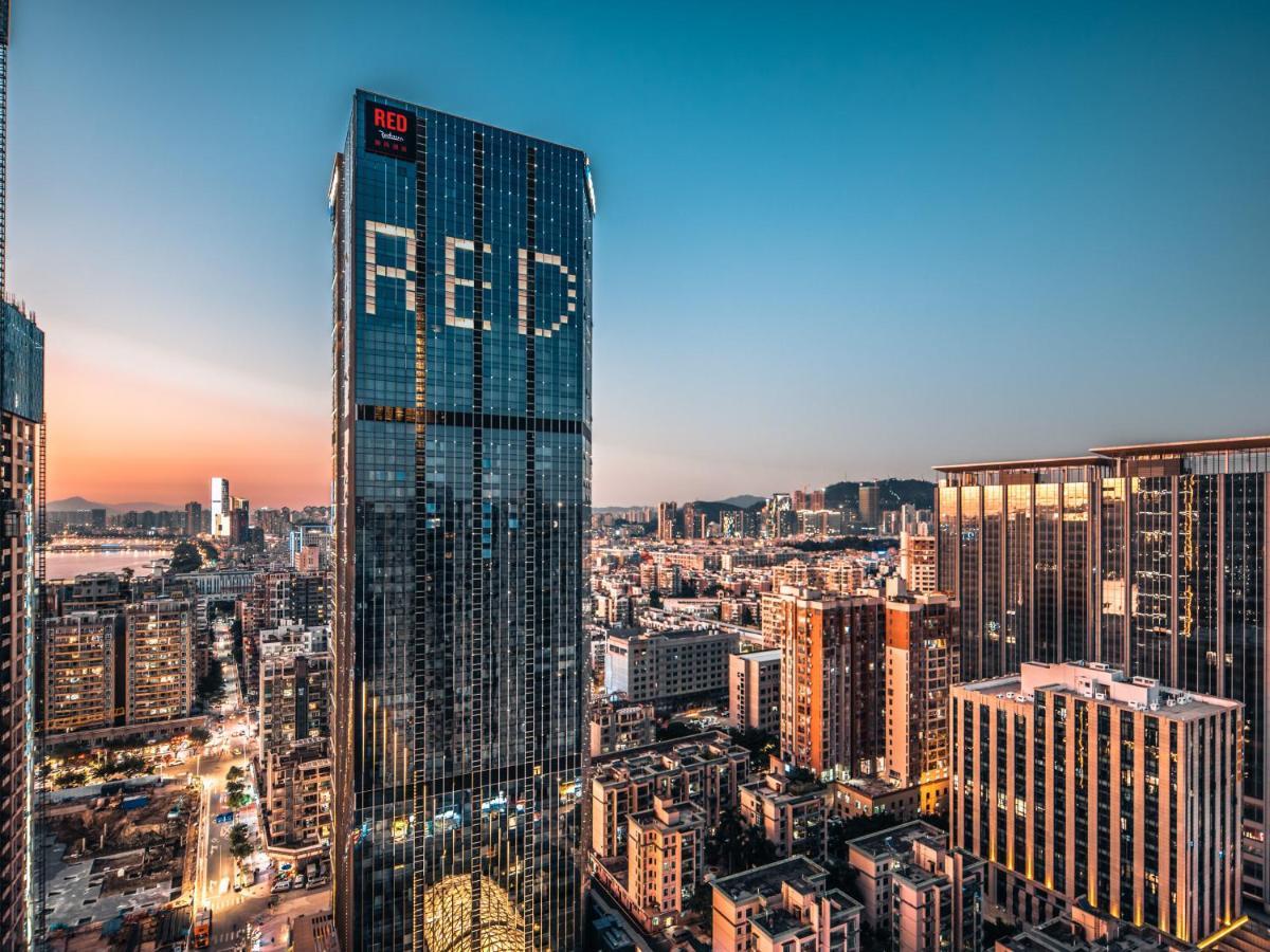 Radisson Red Hotel Zhuhai Gongbei Port Exterior photo
