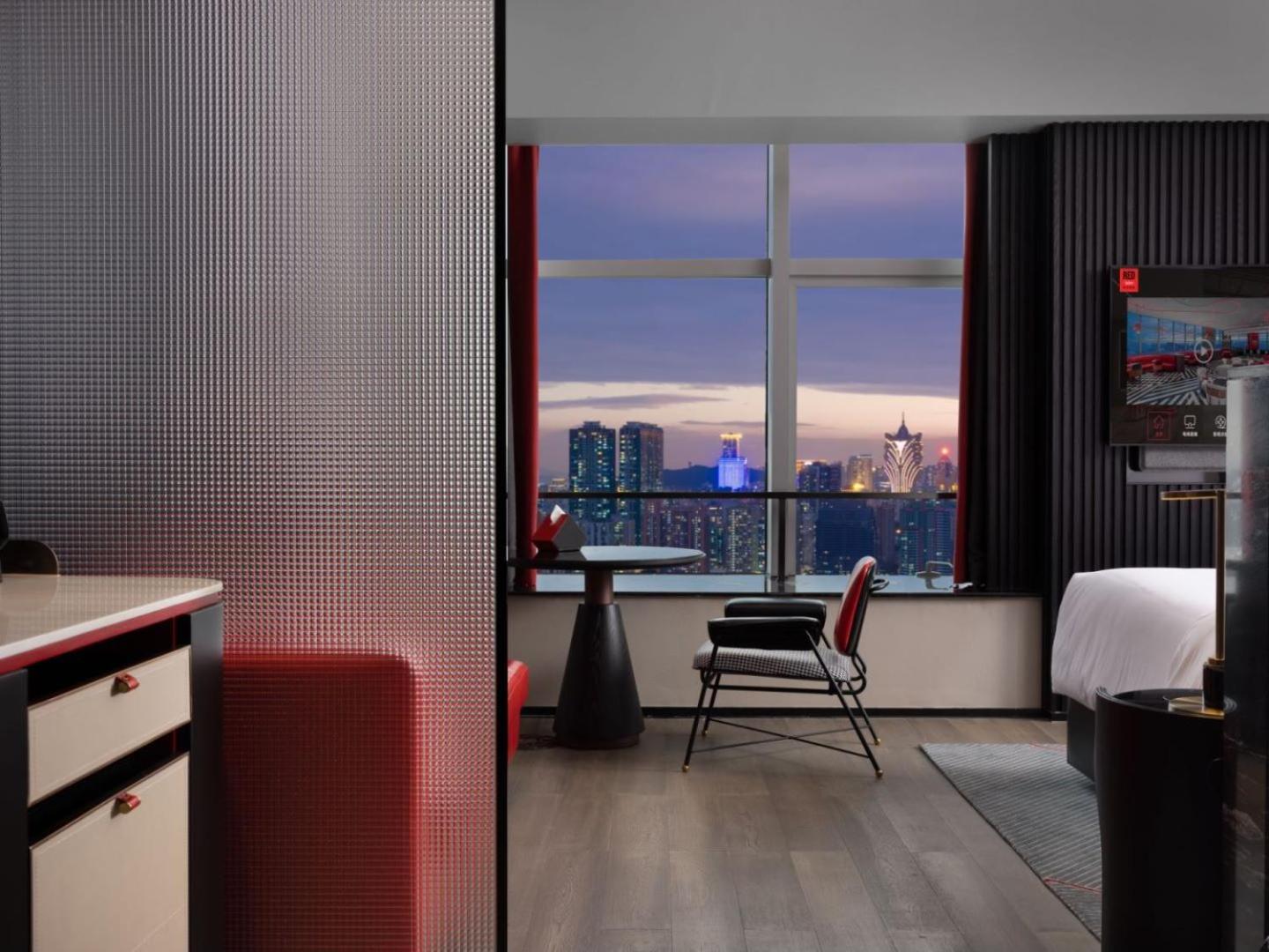 Radisson Red Hotel Zhuhai Gongbei Port Exterior photo
