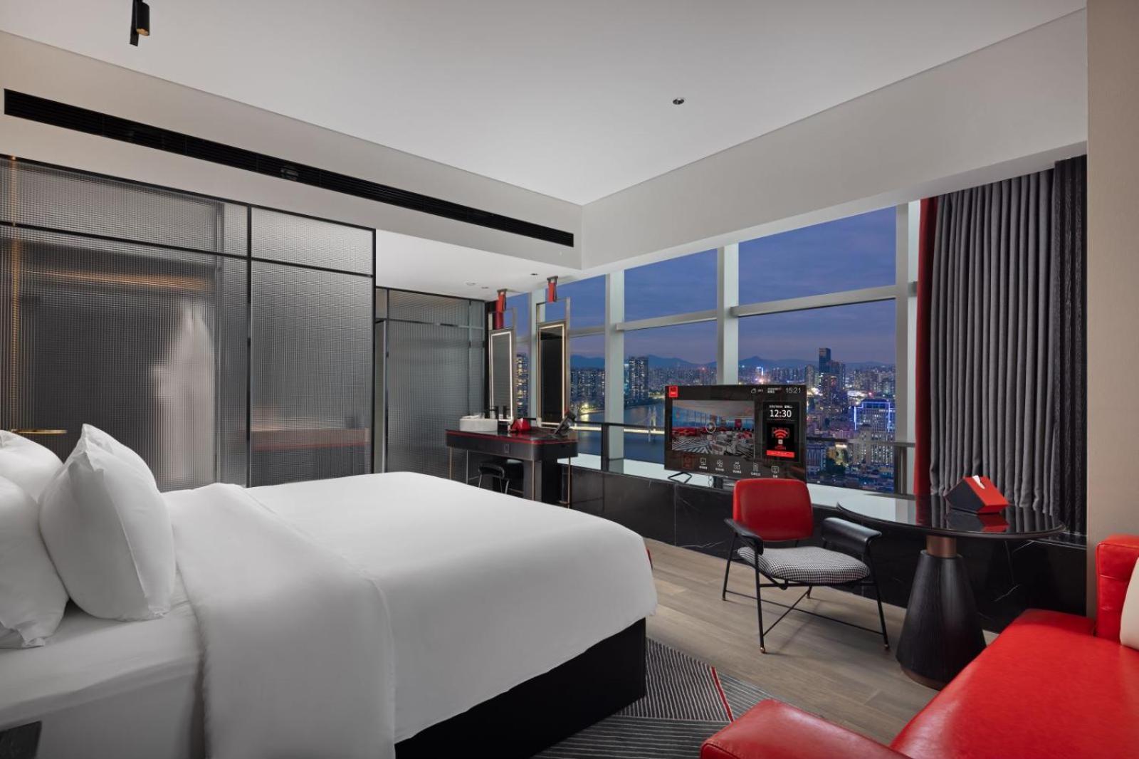 Radisson Red Hotel Zhuhai Gongbei Port Exterior photo